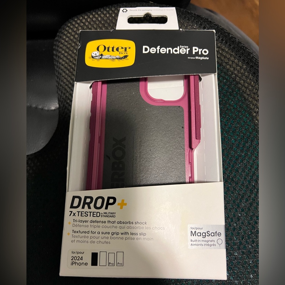 iPhone 16 Otter Box Defender Pro Series MagSafe Case